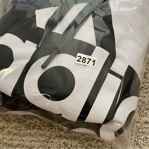 🚨 3 for $25 - ADIDAS Badge Of Sport Crop Hoodie - Picture 11 of 11